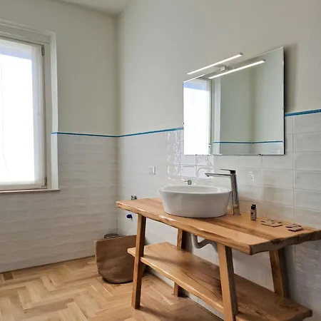 Pola - By Host Hero Πανσιόν 3*