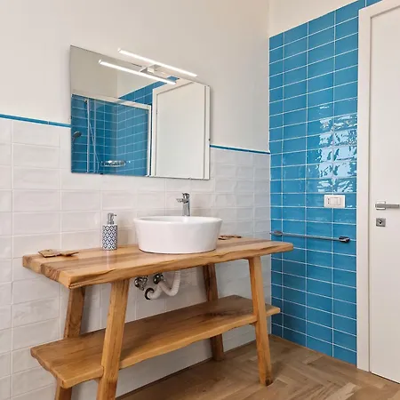 Pola - By Host Hero 3* Civitanova Marche